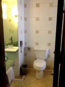 Gem Hotel Сямън Екстериор снимка